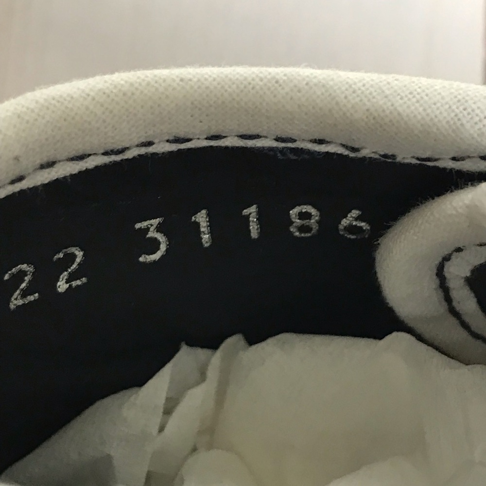 AUTHENTIC Baby Gucci Canvas Sneakers - Picture 6 of 8